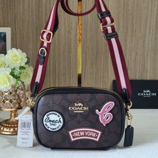 👜ลายลิมิเต็ทค่ะNEW COACH CF455 Mini Jamie Camera Bag In Signature Canvas With Ski Patches