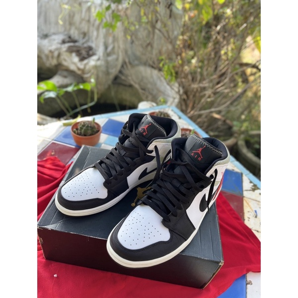 Nike air jordan 1 mid SE Union Black Toe Size:10.5 us หรือ 44.5eu แท้100%
