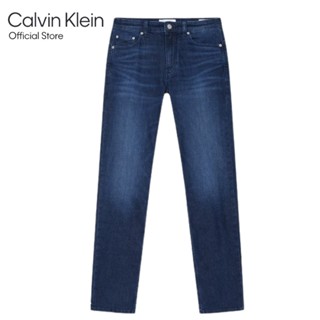 Calvin Klein กางเกงยีนส์ผู้ชาย ทรงเข้ารูป Body รุ่น J322647 1BJ - สีน้ำเงินเข้ม