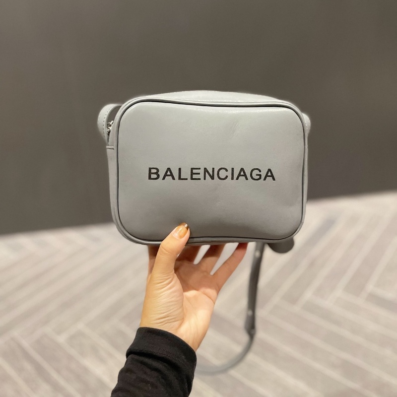 ✶[พร้อมกล่อง] Balenciaga New Camera Bag Men And Women Fashion Casual Shoulder Crossbody