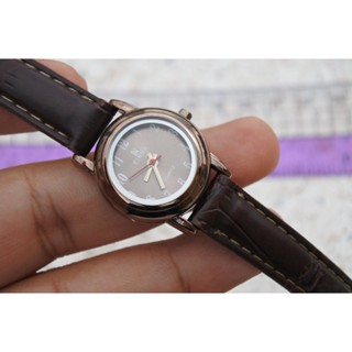 นาฬิกา Vintage มือสองญี่ปุ่น EIRNA ระบบ QUARTZ ผู้หญิง ทรงกลม กรอบเงิน หน้าปัด 25มม