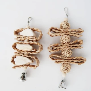 B-62 ของเล่นหัดกัดแทะสำหรับนกแก้ว วัสดุทำจากไม้และถั่วธรรมชาติ 20cm