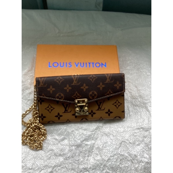 กระเป๋า Louis Vuitton