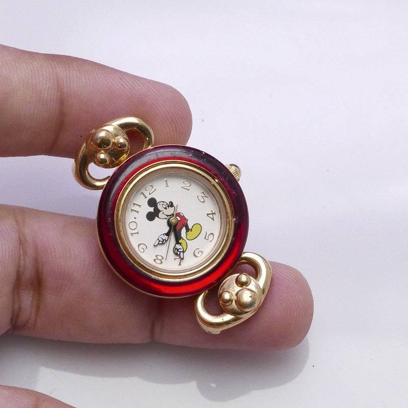 นาฬิกา Vintage มือสองญี่ปุ่น MICKY MOUSE  ALBA Y121 UNISEX ทรงกลม กรอบสามารถเปลี่ยนได้ หน้าปัดการ์ตูน หน้าปัด 27มม