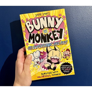 NEW! หนังสืออังกฤษ Bunny vs Monkey and the Supersonic Aye-aye (Bunny vs Monkey) [Paperback]