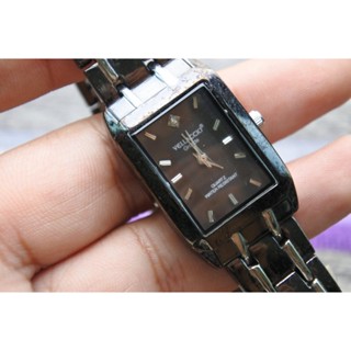 นาฬิกา Vintage มือสองญี่ปุ่น VELLACIO STEEL BACK ระบบ QUARTZ ผู้หญิง ทรงสี่เหลี่ยม กรอบดำ หน้าดำ หน้าปัด 25มม