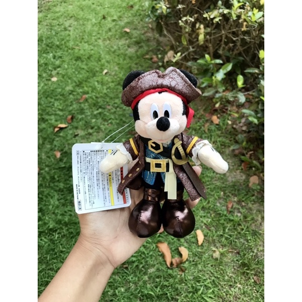 Pirates of the Caribbean  Mickey Mouse plush keychain badge พวงกุญแจเข็มกลัดมิกกี้เม้าส์ชุดโจรสลัด แ