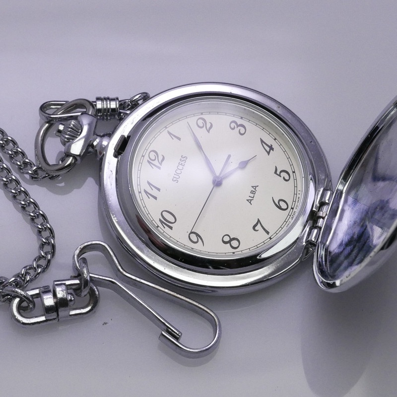 นาฬิกา Vintage มือสองญี่ปุ่น Pocket Watch นาฬิกาพก SUCCESS ALBA V721 0A20  พร้อมโซ่ ทรงกลม กรอบเงิน หน้าขาว หน้าปัด 44มม