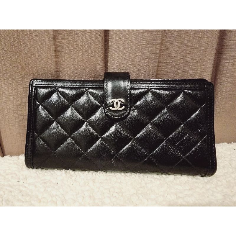 💥HOT​SALE​USED​ Chanel กระเป๋าตังค์ 3 พับ หนังแท้หนังเงาดำสวยมากไม่มีปริแตก แหกขาด