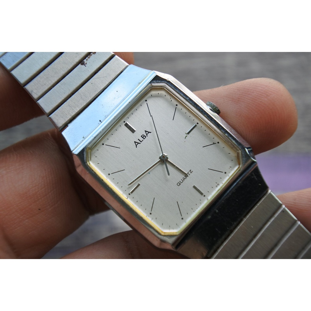 นาฬิกา Vintage มือสองญี่ปุ่น SEIKO ALBA V515 5290 ระบบ QUARTZ ผู้ชาย ทรงสี่เหลี่ยม กรอบเงิน หน้าขาว หน้าปัด 30มม