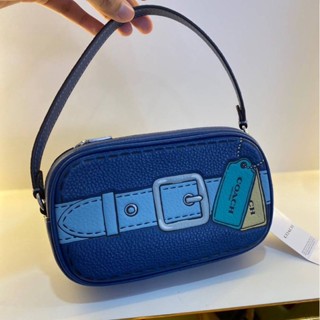 💙กระเป๋าถือ รุ่นใหม่หนังล้วน มีลายเก๋ สีน้ำเงินมี 1ใบค่ะ💙NEW COACH Jamie Mini Trompe Loeil Print Blue Pebbled Leather