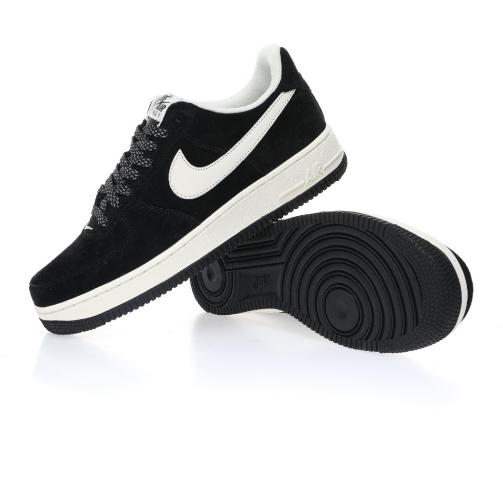 Nike Air Force 1 07 Low Black/White รองเท้ากีฬา