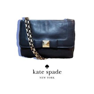 Used กระเป๋า Kate Spade แท้ วัสดุหนังสีดำทรงสะพายข้าง ประสายสั้นยาวได้