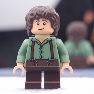 LEGO Lord Of The Rings and Hobbit Frodo Baggins Green Shirt