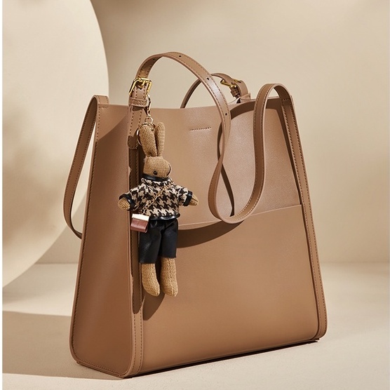 charles&keith MOLISA Crossbody Shoulder Bag กระเป๋าหนัง กระเป๋าสะพายข้างผู้หญิง กระเป๋าสะพาย M55-12