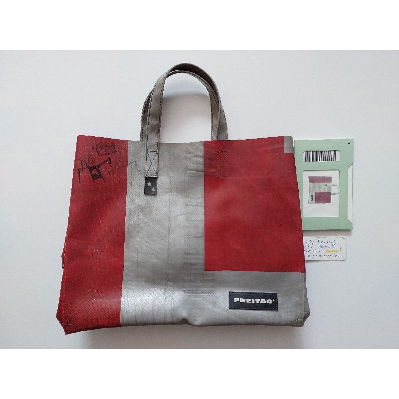 Freitag Cake ลายเซ็น