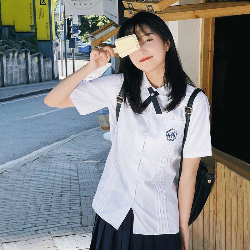 เสื้อนักศึกษา ชุดนักเรียนตราสมอ เสื้อนักเรียนตราสมอ ✓ชุดนักเรียนไต้หวันกับนักเรียนมัธยมต้น jk เครื่องแบบเสื้อเชิ้ตสีขาว۩