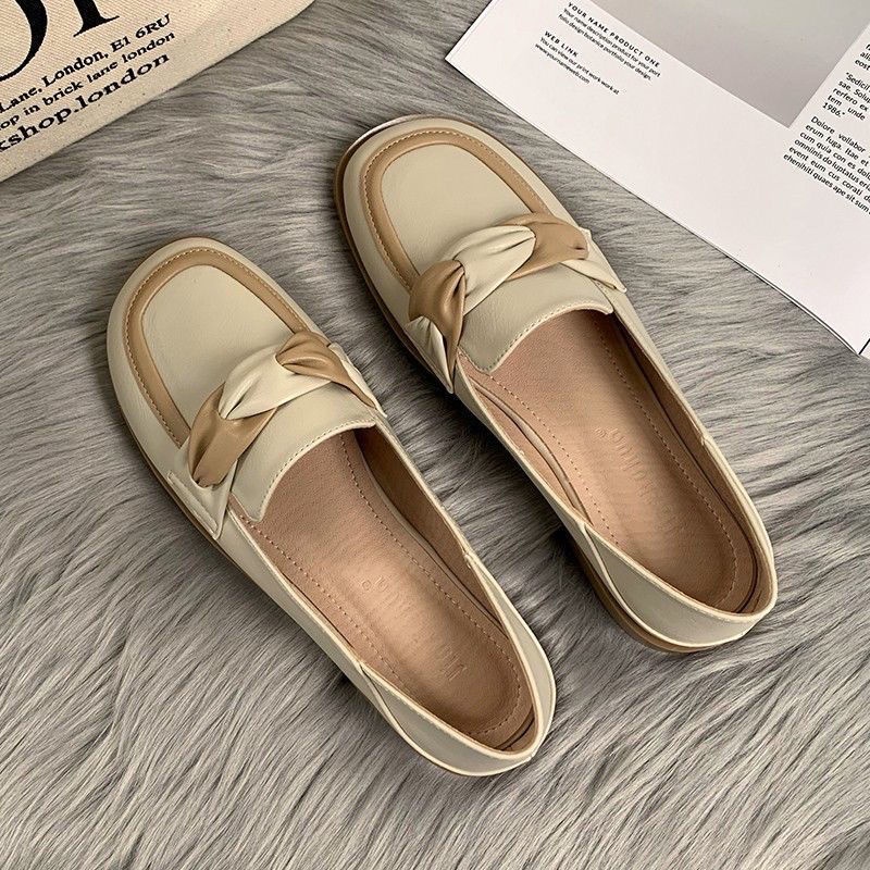 พร้อมส่ง หวานนุ่มอังกฤษแอปริคอทกับส้นเท้าแบนรองเท้าหนังนักเรียนขนาดเล็กสะดวกสบาย