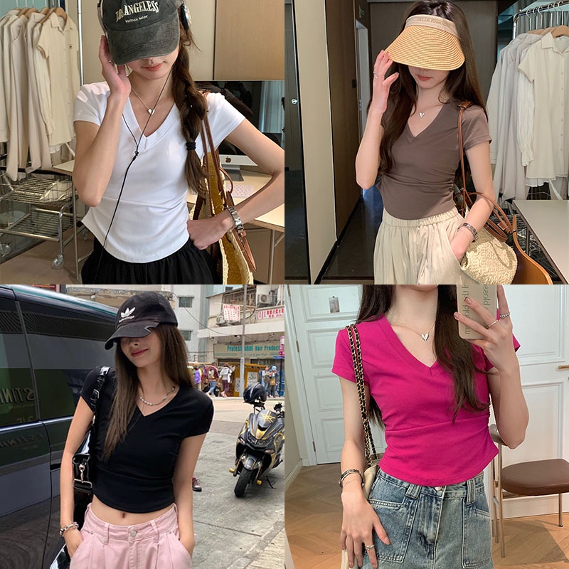Suitcute เสื้อยืดขาวผู้หญิง💕เสื้อยืดคอวีสีพื้นสไตล์เกาหลีใส่สบายผ้านิ่ม💕crop top💕A010