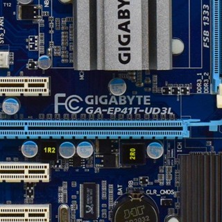 GIGABYTE GA-EP41T-UD3L  LGA775  DDR3  Intel EP41T-UD3L   SATA 2 USB2.0 ATX compatible con Core™2 Duo E8400 CPU