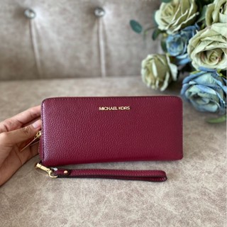 💥กระเป๋าสตางค์ใบยาว Michael Kors Jet Set Travel Monogram Zip Around Travel Wallet Wristlet สีแดง