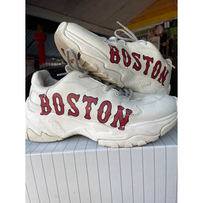 ✾☢✐MLB BOSTON SIZE 42 ปล่อยต่อสภาพดี พร้อมกล่องรองเท้าผ้าใบผู้ชาย