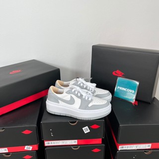 ஐ[ลิขสิทธิ์แท้-Authentic] NIKE Air Jordan 1 Low Elevate Wolf Grey (W)รองเท้าผ้าใบผู้ชายญิง