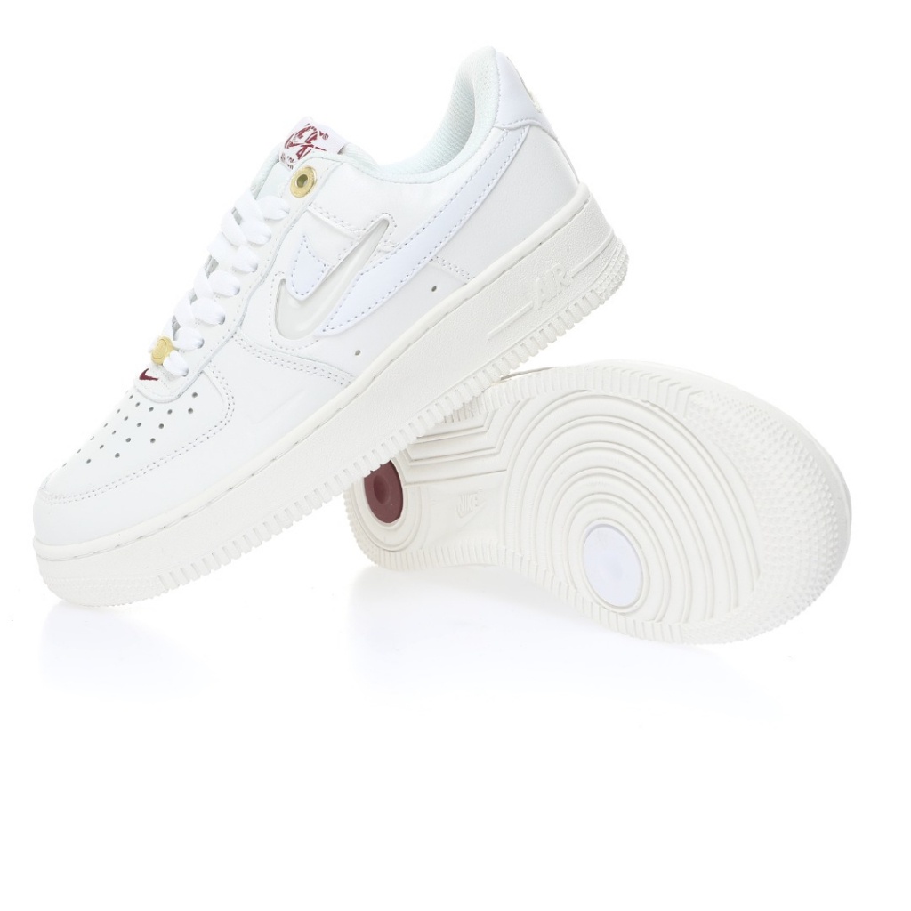 Nike Air Force 1 07 Low Premium White Sail Team Red รองเท้ากีฬา