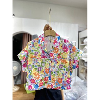 เสื้อครอปลายดอกสงกรานต์ซัมเมอร์นี้🌞🌼ต้องมี กดสั่งได้เลยรับของก่อนสงกรานต์เเน่นอนส่งของทุกวัน