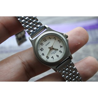 นาฬิกา Vintage มือสองญี่ปุ่น J-AXIS SCRIPT ระบบ QUARTZ ผู้หญิง ทรงกลม กรอบเงิน หน้าขาว หน้าปัด 26มม