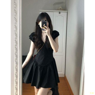 💕พร้อมส่ง📣เดรสคอวีสีดำจับจีบสไตล์ฝรั่งเศส กระโปรงพลีทปรารถนาบริสุทธิ์ของผู้หญิง