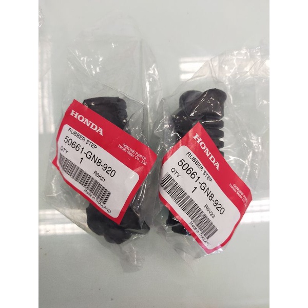 ยางพักเท้าหน้า เดิม ได้ 2อัน แท้ศูนย์ HONDA WAVE100 110 WAVE125 หัวเถิก บังลม 50661-GN8-920