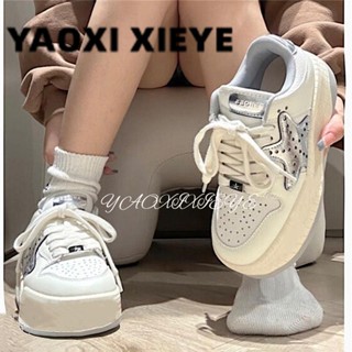 [พร้อมส่ง] รองเท้ากีฬา ส้นหนา ลายดาว ขนาดใหญ่ สไตล์เกาหลี สําหรับผู้หญิง 2023