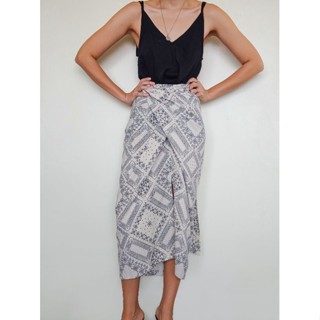 Marco wrap skirts in paisley white