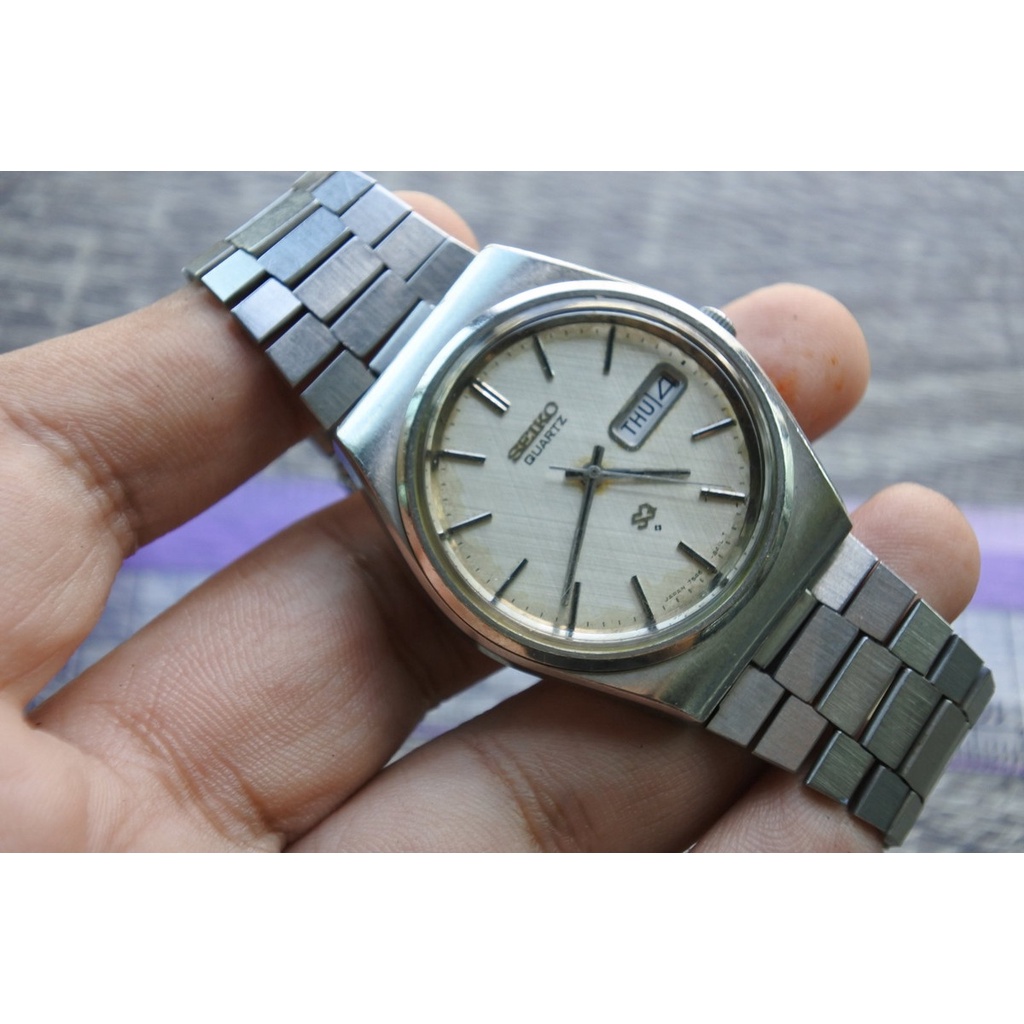 นาฬิกา Vintage มือสองญี่ปุ่น SEIKO SQ 7546 8220 ระบบ QUARTZ ผู้ชาย ทรงกลม กรอบเงิน หน้าเทา หน้าปัด 37มม