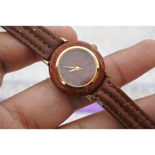 นาฬิกา Vintage มือสองญี่ปุ่น ไม้ ระบบ QUARTZ UNISEX ทรงกลม กรอบทำด้วยไม้ หน้าไม้ หน้าปัด 28มม