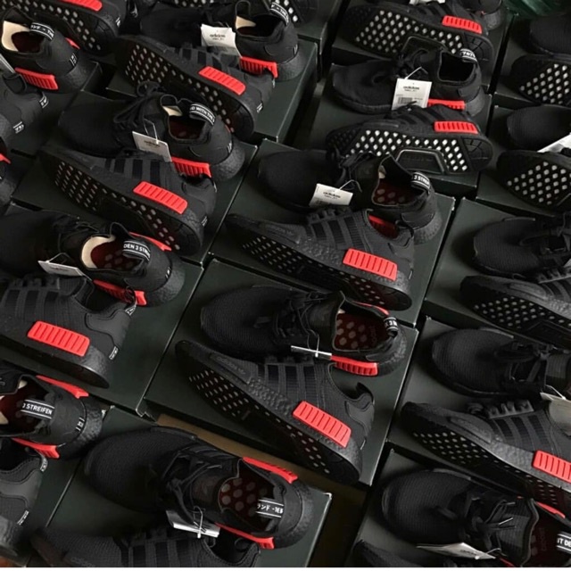 ♙❁⊙โปรลดพิเศษ❗️Adidas NMD R1 “Core Black/ Lush Red” ของแท้ %รองเท้าผ้าใบผู้ชาย
