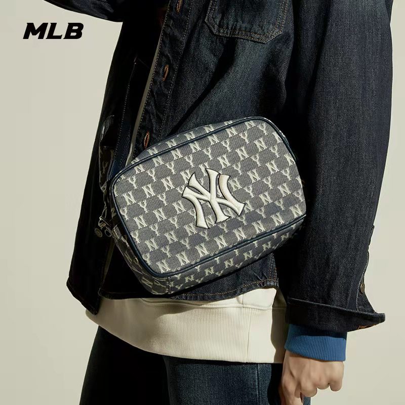 ✘◎พร้อมส่ง ของแท้% MLB Monogram Crossbody Bag กระเป๋าสะพายข้างปรับสายได้NY กระเป๋าผู้หญิง