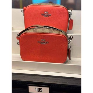 🥳🥰🍊กระเป๋าสะพายมาใหม่🍊/น้ำตาล 
🍊🌈NEW Coach Mini Jamie Camera Bag With Signature สี Tangerine