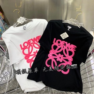 Loew 22SS เสื้อแขนสั้น ปักลายโลโก้นีออน สําหรับผู้ชาย และผู้หญิง