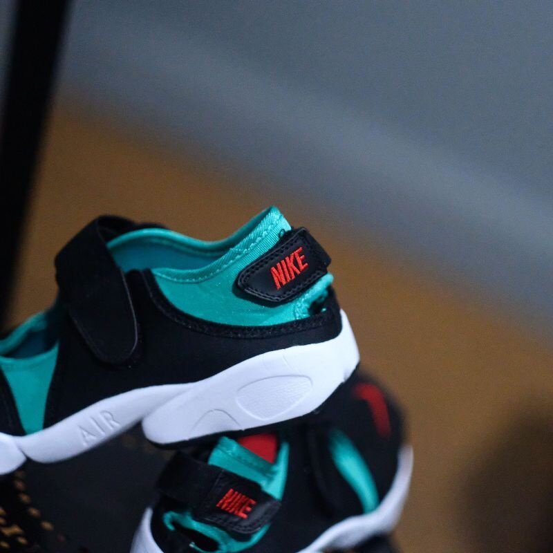 ☾﹉๑# Nike Air Rift ของแท้ สีดํา สีเขียว สีขาว