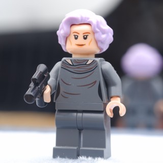 LEGO Vice Admiral Holdo Star Wars