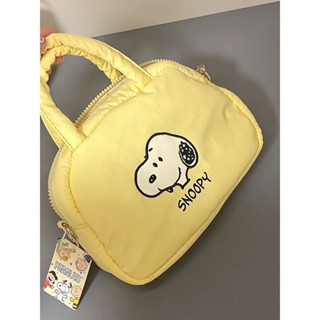 [พร้อมส่ง] กระเป๋าสะพายไหล่ กระเป๋าถือ ลาย Snoopy สีครีม สีเหลือง