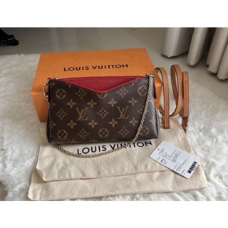 กระเป๋า​louis​ vuittonแท้​100​%ส่งฟรีมีของแถมused