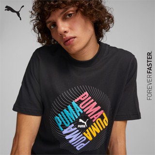 PUMA PRIME/SELECT - เสื้อยืดคอกลมผู้ชาย SWxP Graphic Tee สีดำ - APP - 53565801