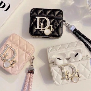 ❈☸เคสหนังหรูหราชื่อใหญ่ Dio เหมาะสำหรับ AirpodsPro2 รุ่นฝาครอบป้องกัน Apple รุ่นที่ 3 หูฟังเกราะป้องกันเชือกเส้นเล็ก