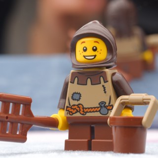 LEGO Peasant Child (10223) Castle &amp; Kingdom