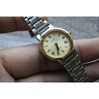 นาฬิกา Vintage มือสองญี่ปุ่น Casio Hornet ระบบ QUARTZ ผู้หญิง ทรงกลม กรอบทอง หน้าปัดตัวเลขโรมัน หน้าปัด24มม