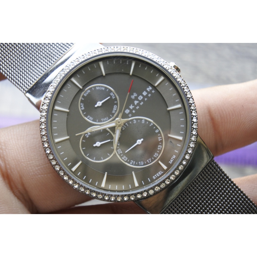 นาฬิกา Vintage มือสองญี่ปุ่น SKAGEN DENMARK ระบบ QUARTZ UNISEX ทรงกลม กรอบเพชร หน้าดำ หน้าปัด38มม