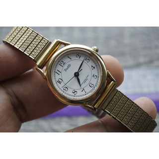 นาฬิกา Vintage มือสองญี่ปุ่น Casio Teddy ระบบ QUARTZ ผู้หญิง ทรงกลม กรอบทอง หน้าขาว หน้าปัด26มม